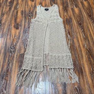 MADDISON Women’s Size M Beige Tan Brown Sleeveless Knit Fringe Cardigan